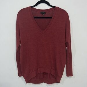 Aritzia Wilfred Free v-neck Oversized Burhundy Red jersey tee size XS